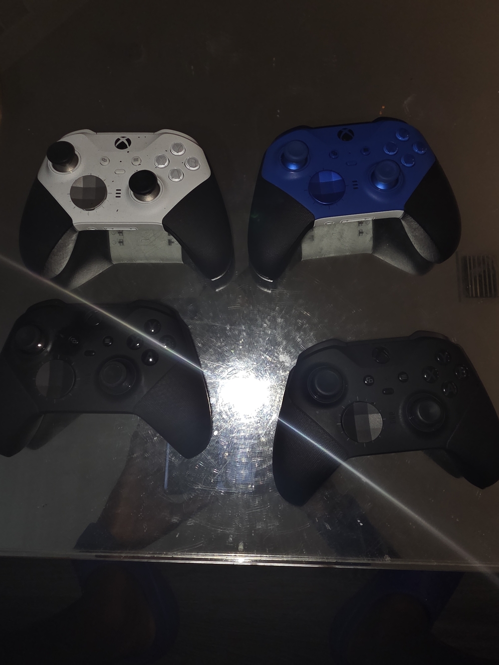 Xbox One Console  Bundle - Picture 4 of 8